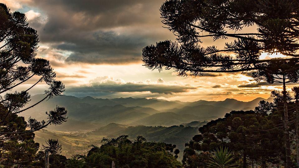 Chales Pedra Do Bau ساو بينتو دو سابوكاي المظهر الخارجي الصورة